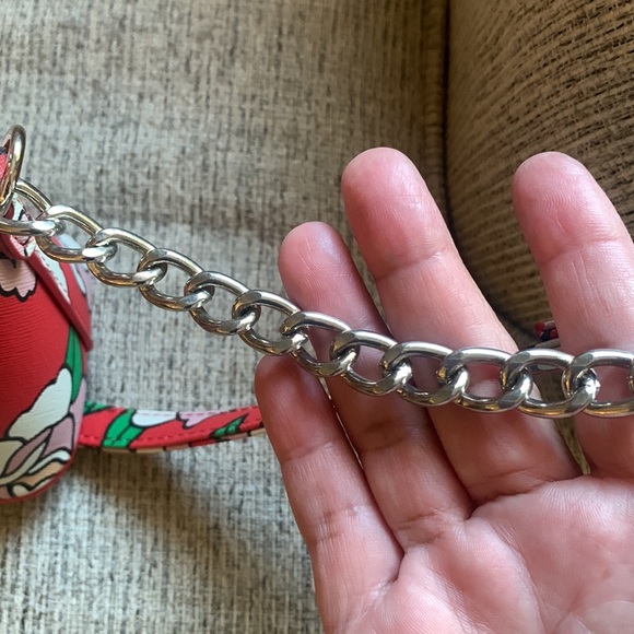 NWT BETSEY JOHNSON RED FLORAL BAG! - Picture 6 of 7